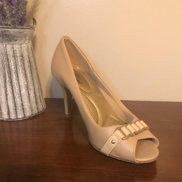 Nude Open Toe Heels - Picture 2 of 4